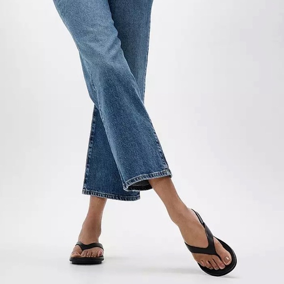 NIB FitFlop GRACIE Leather Flip-Flops - Picture 3 of 3